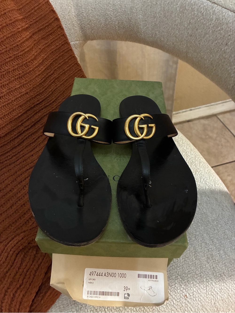 Gucci Black Leather Thong Sandals with Gold GG Hardware
